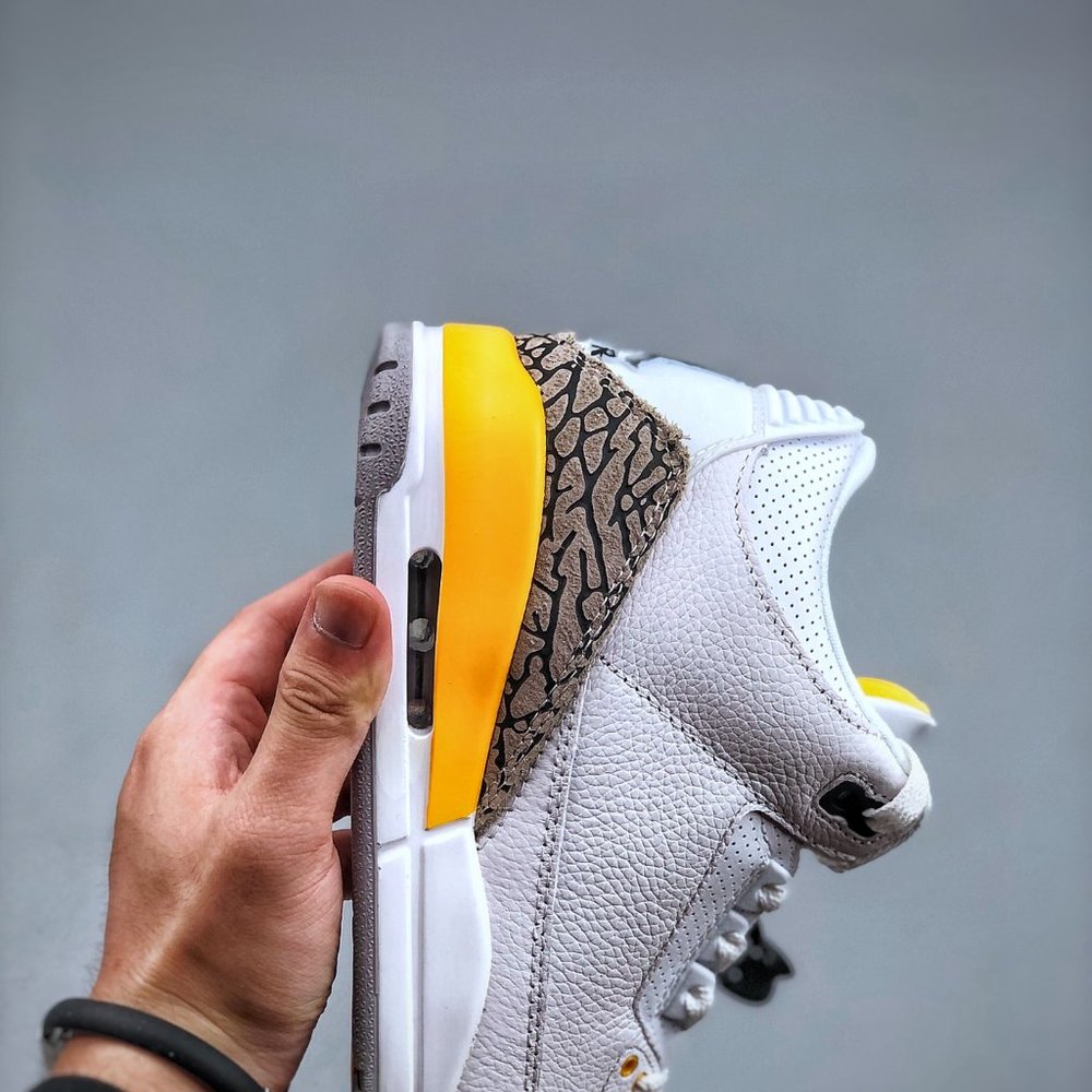 Air Jordan 3 Retro - Picture 6 of 9